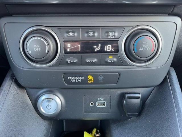 Nissan Leaf image 4