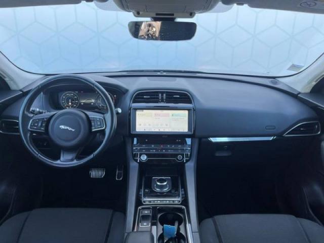 Jaguar F-Pace image 8