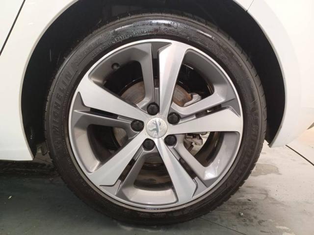 Peugeot 308 image 1