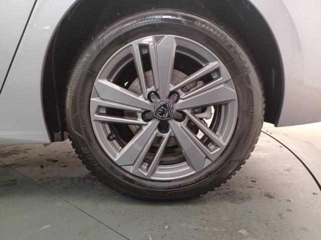 Peugeot 308 image 2