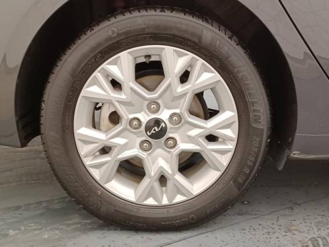 Kia Cee'D image 4