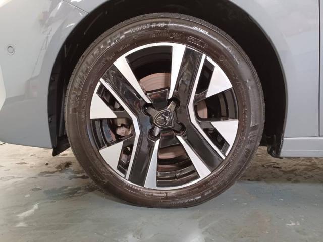Peugeot 208 image 9