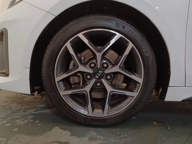 Kia Pro_cee'D image 6