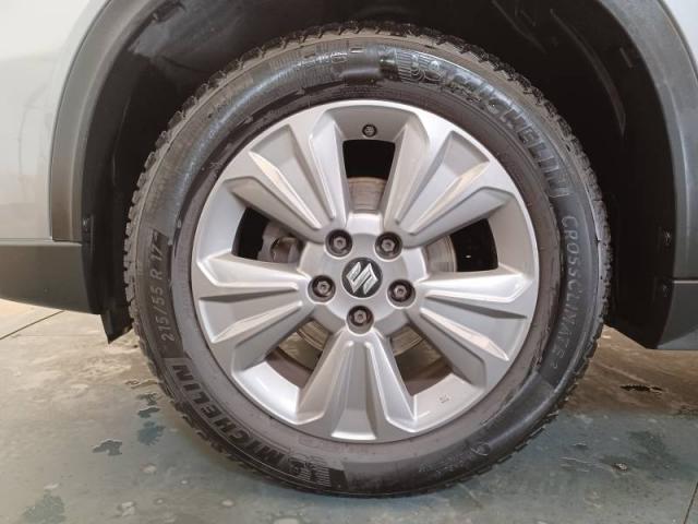 Suzuki Vitara image 6