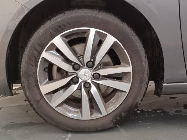 Peugeot 308 image 2