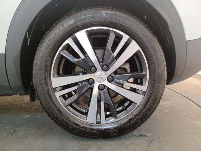 Peugeot 3008 image 2