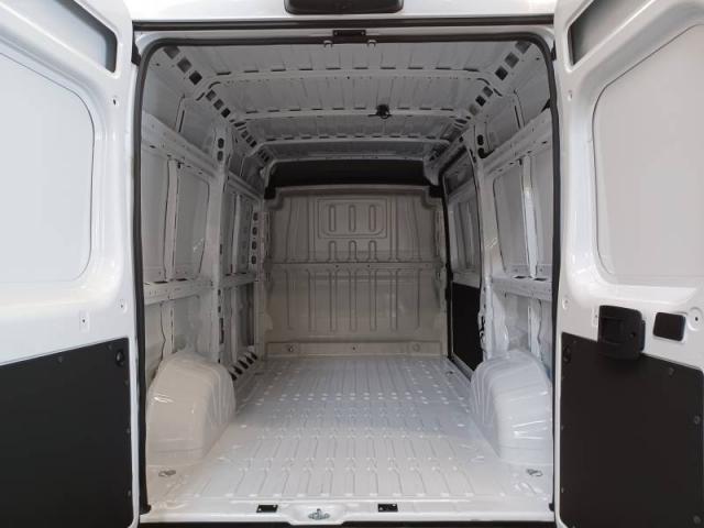 Opel Movano image 9