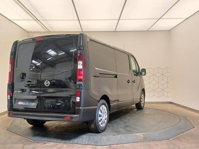 Nissan Nv300 image 3
