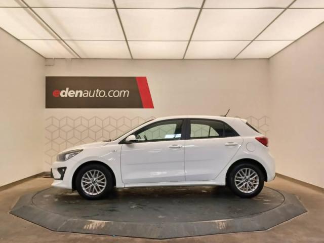 Kia Rio image 9