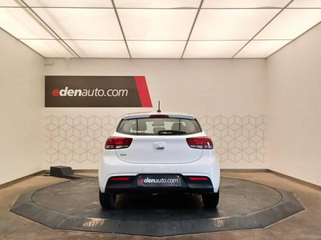 Kia Rio image 4