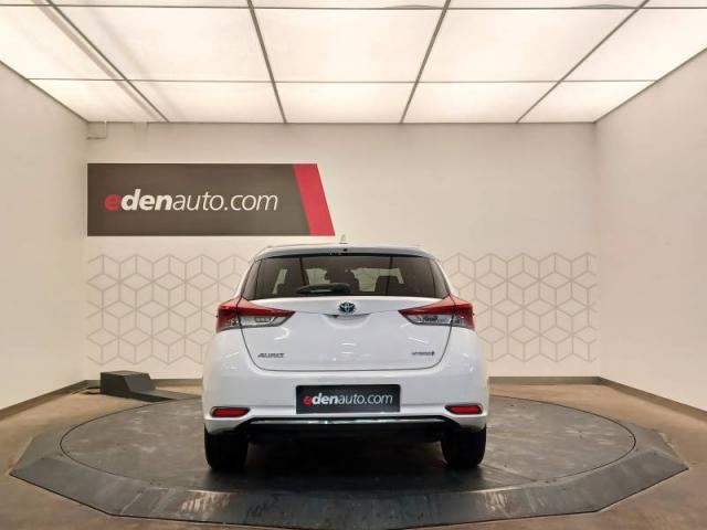 Toyota Auris image 2