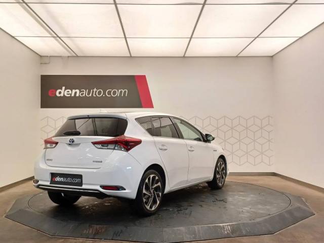 Toyota Auris image 9