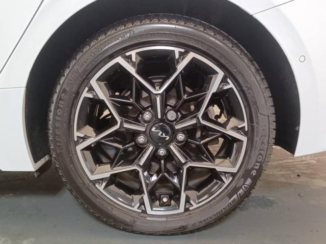 Kia Pro_cee'D image 8