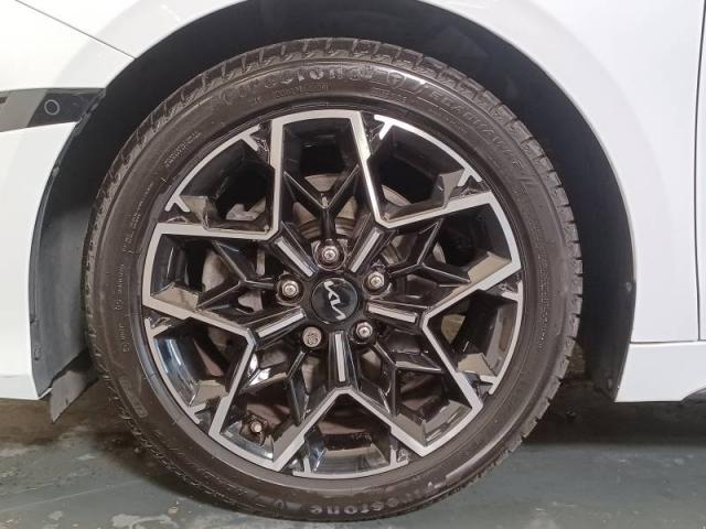Kia Pro_cee'D image 6