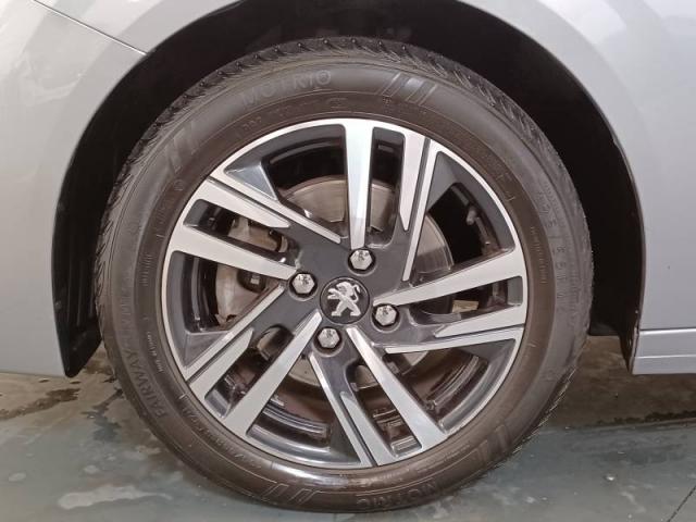 Peugeot 208 image 6