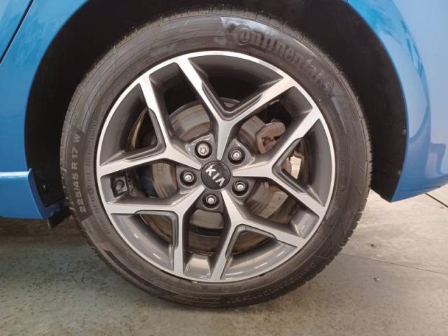 Kia Ceed image 9
