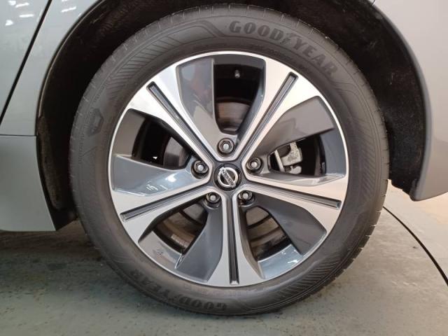 Nissan Leaf image 3