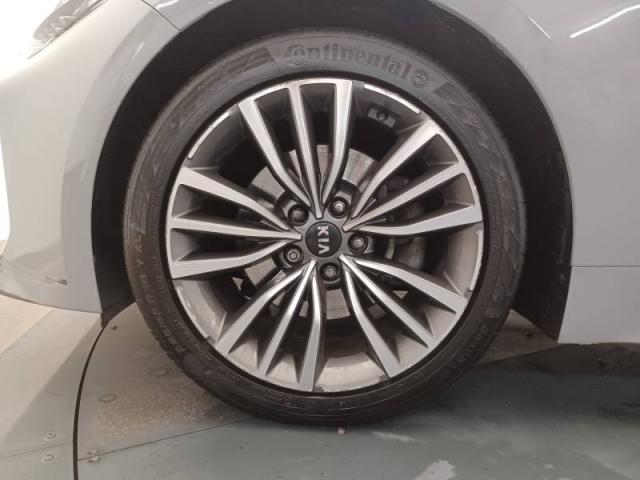 Kia Stinger image 1