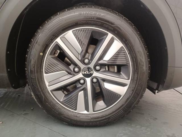 Kia Niro image 1