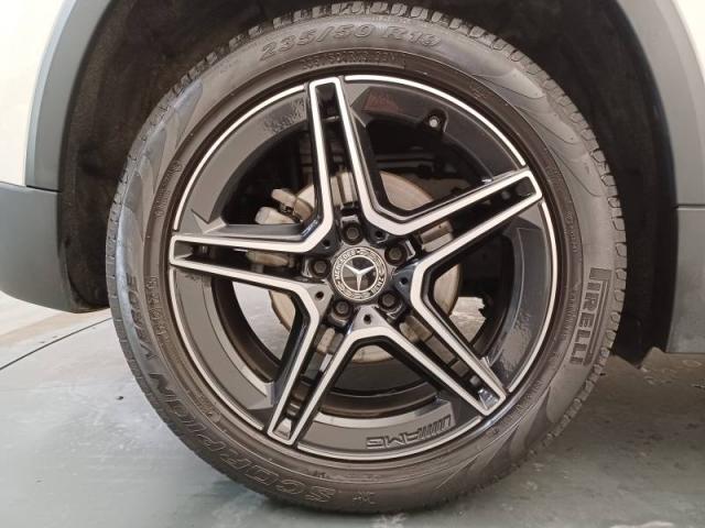 Mercedes Benz Gla image 8