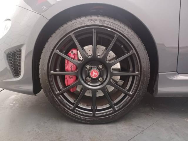 Abarth 500c image 2