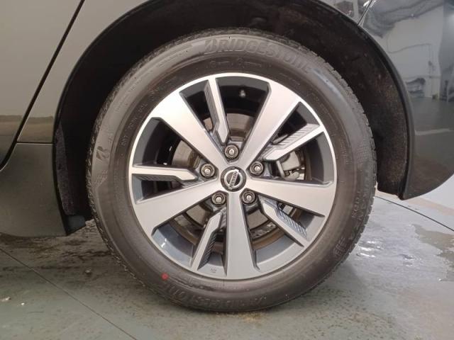 Nissan Leaf image 1