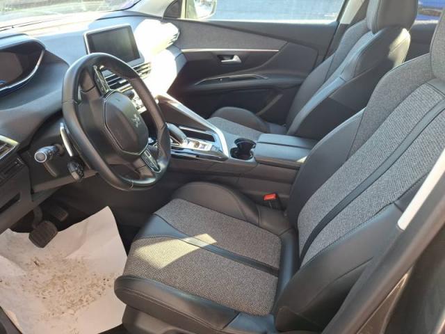 Peugeot 3008 image 2
