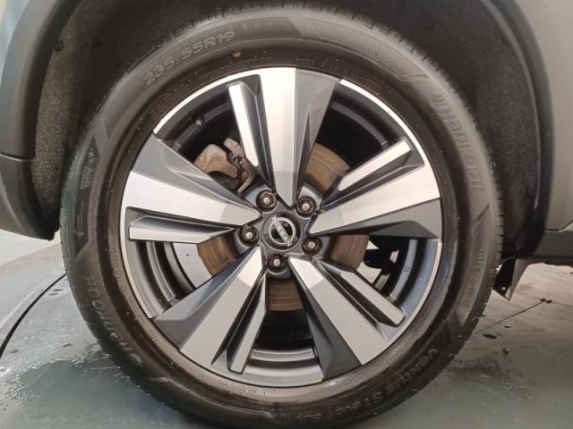 Nissan X-Trail image 2