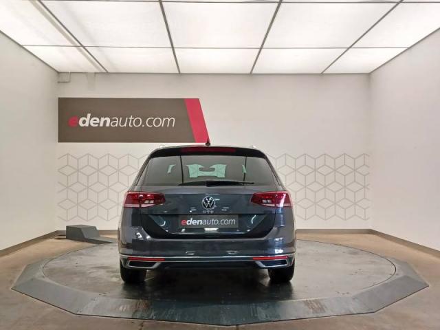 Volkswagen Passat image 7