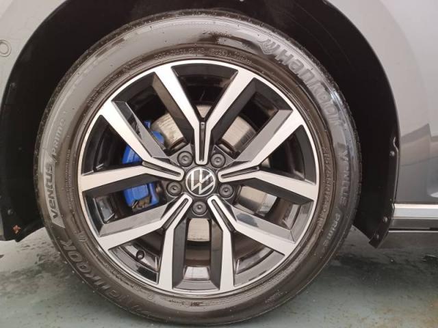 Volkswagen Passat image 8