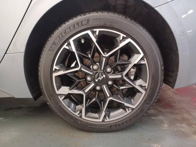 Kia Pro_cee'D image 8