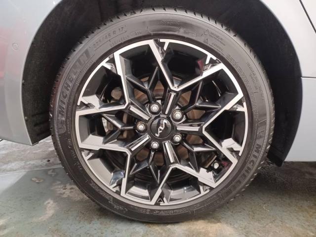 Kia Pro_cee'D image 6