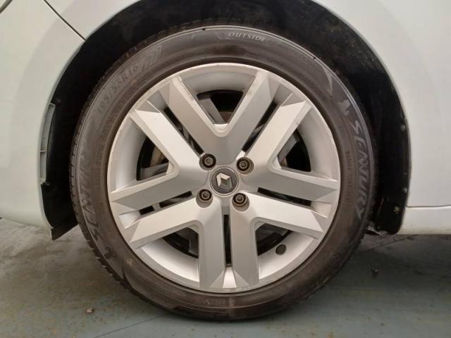 Renault Clio image 2