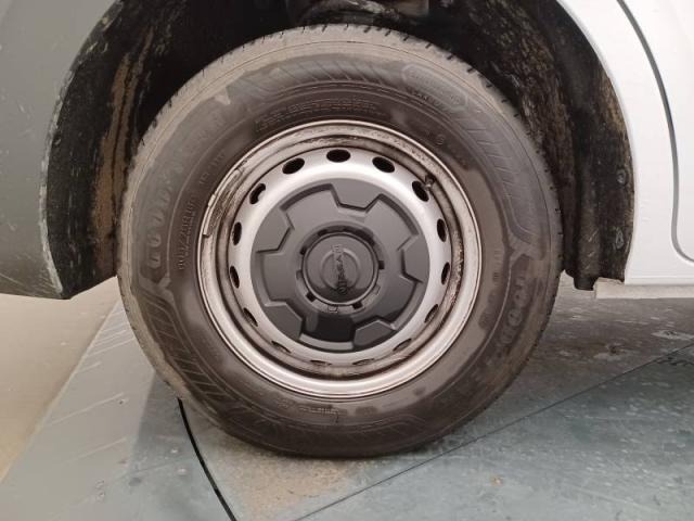 Nissan Interstar image 2