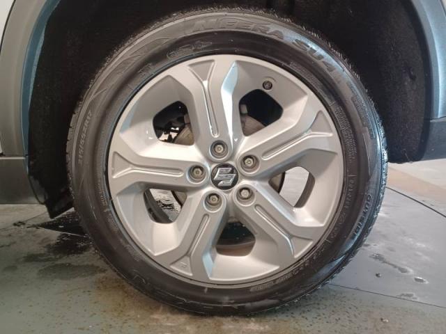 Suzuki Vitara image 8