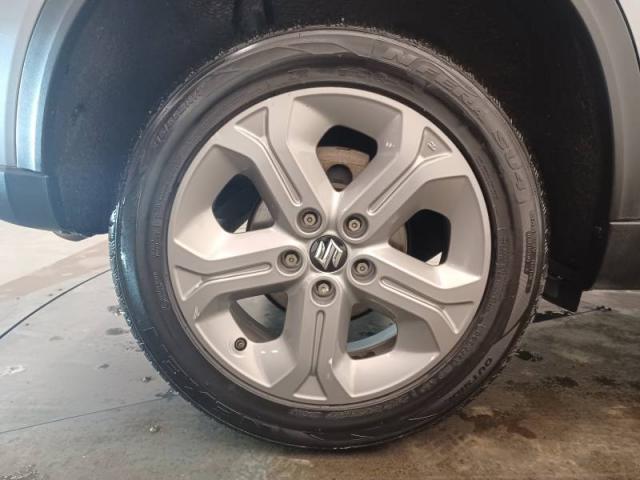 Suzuki Vitara image 6