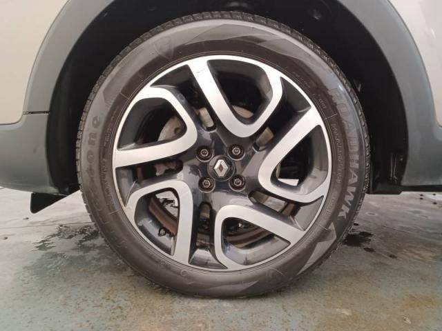 Renault Captur image 2