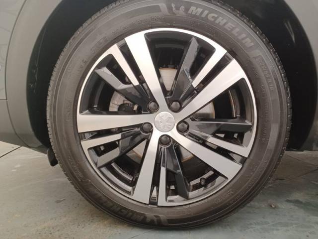 Peugeot 5008 image 1