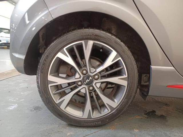 Kia Picanto image 1