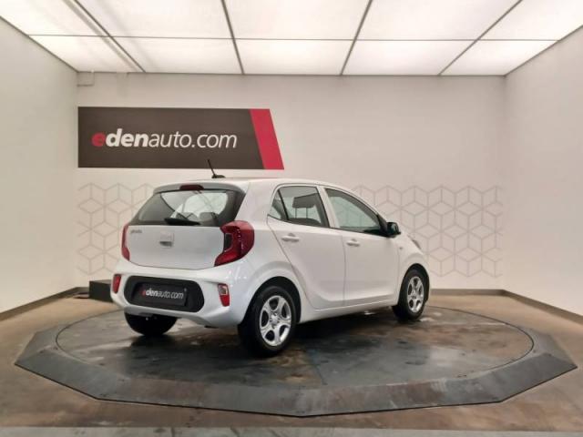 Kia Picanto image 8