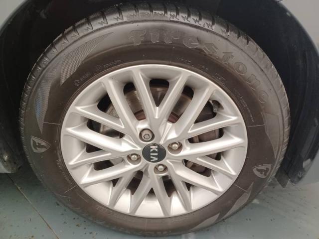 Kia Rio image 6
