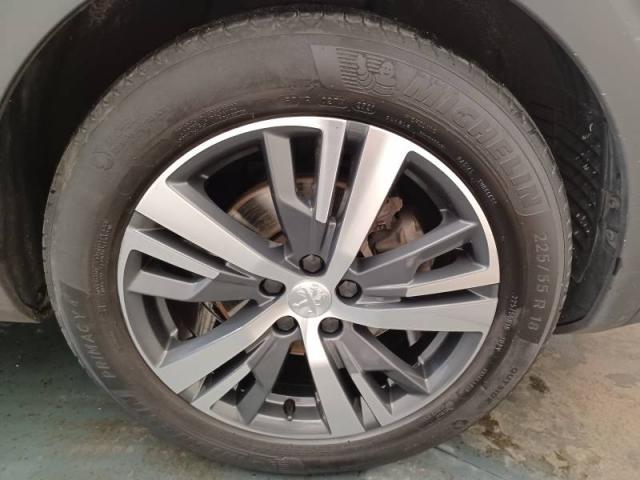Peugeot 5008 image 2