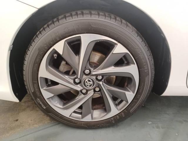 Toyota Auris image 1