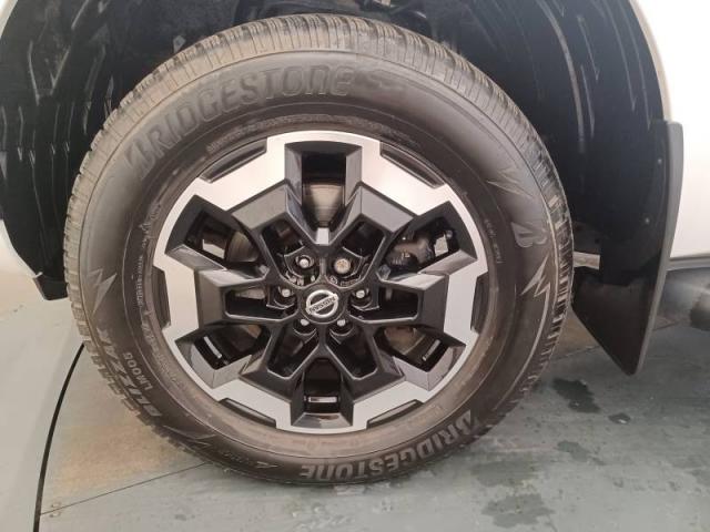 Nissan Navara image 1