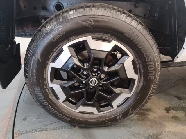 Nissan Navara image 4