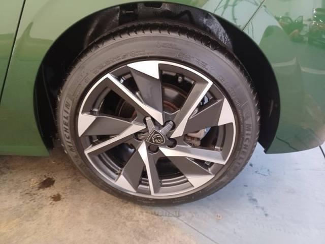 Peugeot 308 image 1