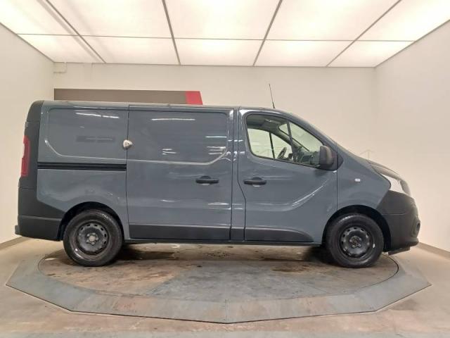 Nissan Nv300 image 6