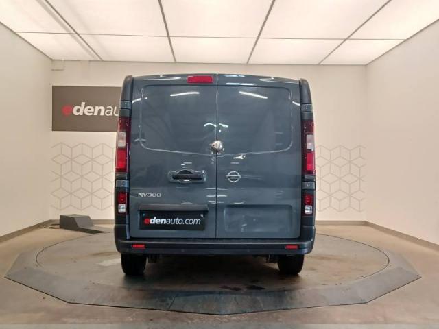 Nissan Nv300 image 3