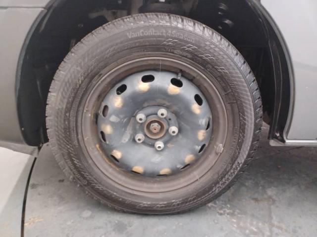 Nissan Nv300 image 2