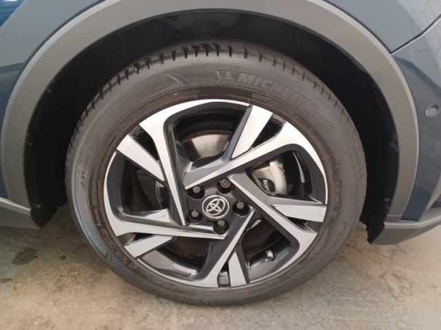 Toyota C-Hr image 5